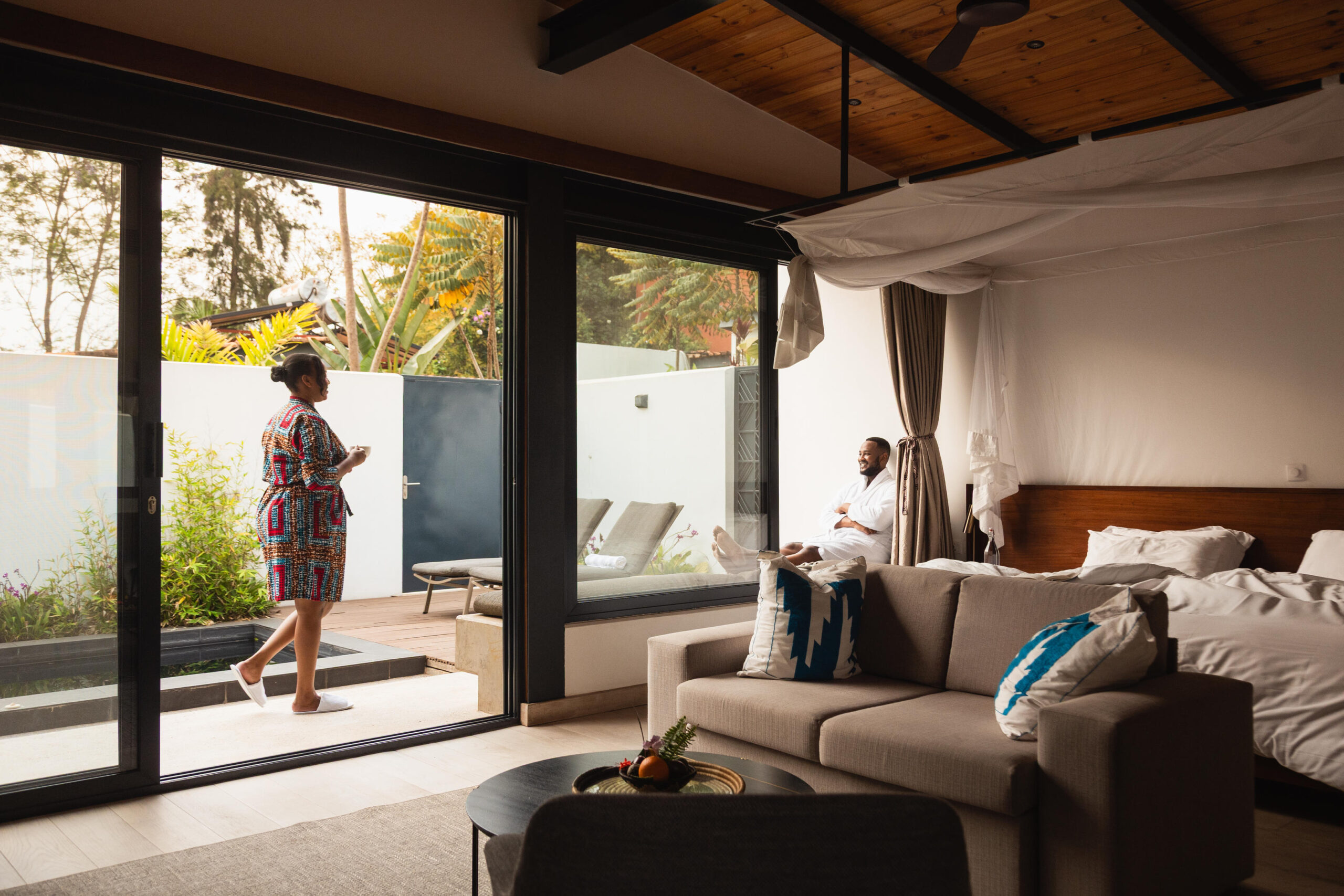 1761808114796luxury-pool-villa-interior---4 - Go Do Africa